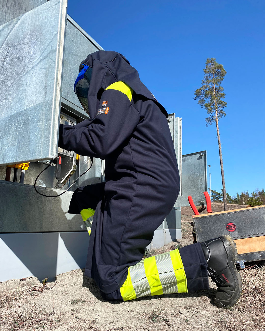 Miten valokaari syntyy ja mitkä ovat sen vaarat?